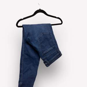 Riktigt snygga Replay Anbass jeans 8/10 skick.Nypris ligger runt 1899kr.