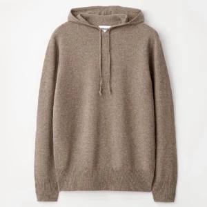 Intressekoll till nästa släpp - Vi är ett nystartat klädmärke som nu gör en intressekoll för våra egna kashmir hoodies. Gjord av 100% Kashmir. Tveka inte på att ställa några frågor.🏔️🇸🇪