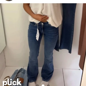 Lågmidjade Gina Jeans - Lågmidjade bootcut jeans ifrån Gina trikot. Storlek 36/38. Knappt använda. Pris kan diskuteras 💗🫶🏻