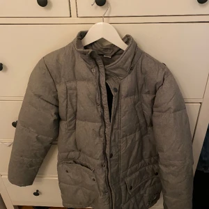 Jacka  - Använd i bra skick 