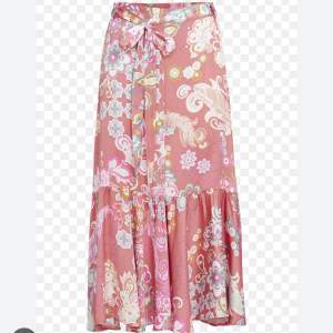 Väldigt fin kjol från odd molly, storlek 3. Ordinarie pris 2000kr