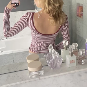 Hm tröja - Söt långärmad t-shirt med öppen rygg💗inget tecken på användning!