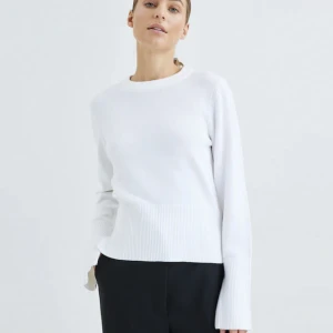 Jättefin top  - Jättefin top, slutsåld på bikboks hemsida. Skriv vid frågor eller intresse❤️