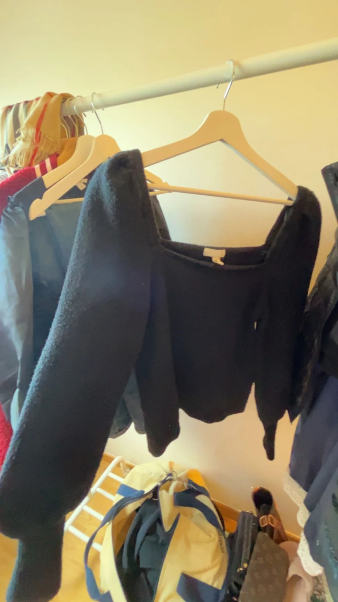 Svart stickad tröja!  - 90