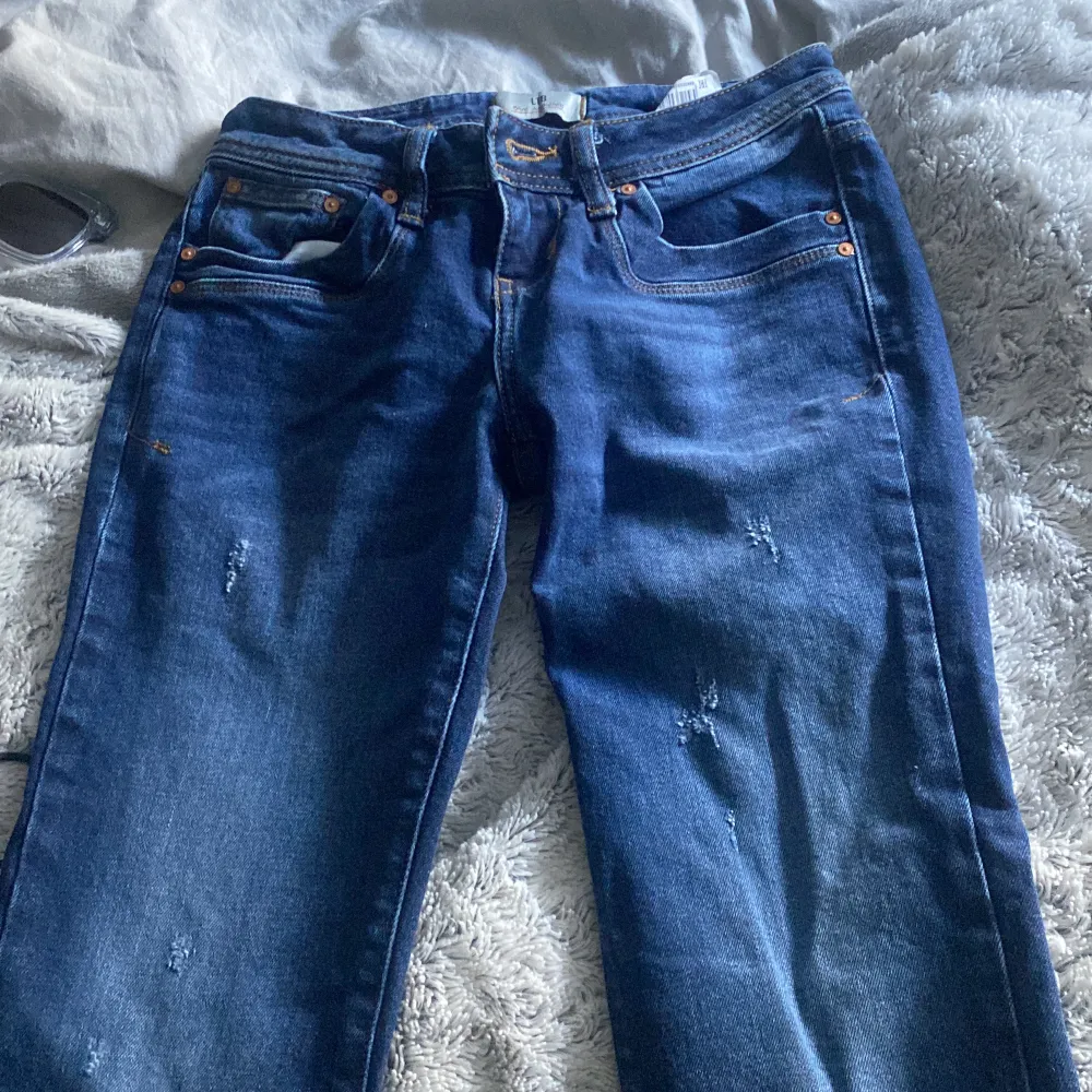 Utsvängda ltb jeans i stl W26 L30. Jeans & Byxor.