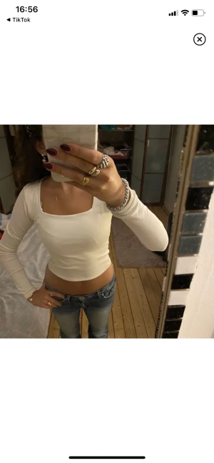 Skims topp - Så fin skims liknande topp!! Tryck på köp nu 💘💘