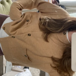 Brun cardigan - Oanvänd fin kofta!!👐🏼