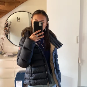Colmar jacka  - Litet märke vid armen men syns inte💕skriv för mer bilder