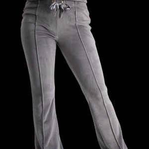 Byxor  - AMY VELOUR sett från kidzbrandstore i storlek 14-15 passar folk i M,S och även L.  Använda 2 gånger innan och väl använda. Ser ut som juicy men är Amy velour set. 🩶 kan säljas för sig också 