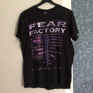 Fear Factory Bandmerch från Demanufacture plattan. Bra skick med backprint 