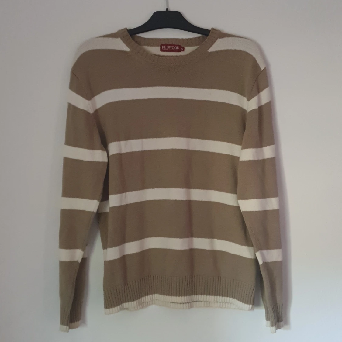 Beige vit randig tröja