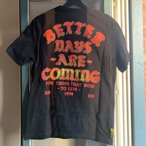 Cool tshirt - Fet tshirt om man vill va cool o swagig. Storlek S. Skick 10/10.