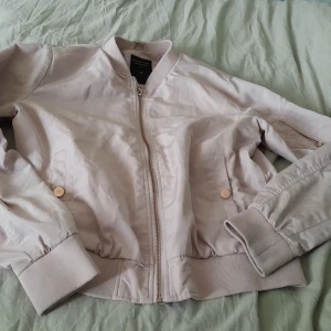 Jacka  - Super bra sick 