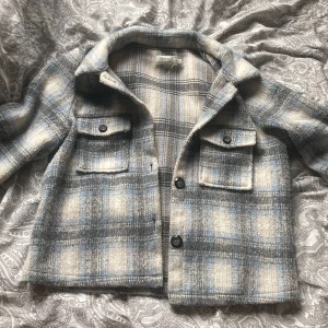 kappa - kappa från only storlek M men passar mig som oftast har xs, pris kan diskuteras. skriv för mer info