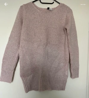 Stickad tröja strl xs  - Fint skick  Blekrosa med lite glitter  Strl34  H&M  - 🤩
