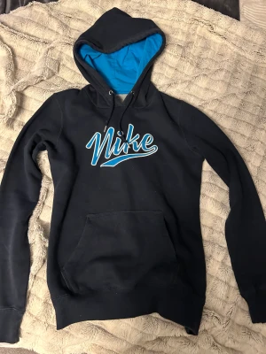 Nike vintage hoodie - Nike vintage hoodie i blå💕storlek xs/s