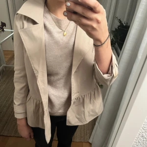 As snygg jacka - Säljer denna as snygga jacka då den inte kommer till användning längre🥰pris kan diskuteras vid snabb affär❤️