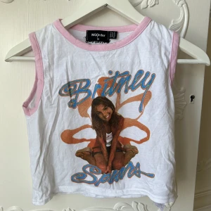 Britney Spears top  - Jätte söt Britney Spears🌟