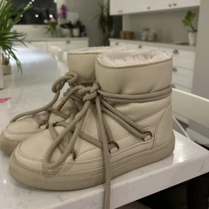 Inuikii  - Säljer nu mina begiea Inuikii skor som e köpte förra året. De är använda cirka 3ggr så de är som nya. 