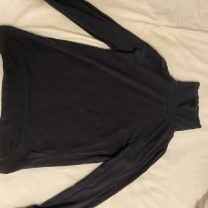 Fin svart polo tröja🖤 - Fint skick!