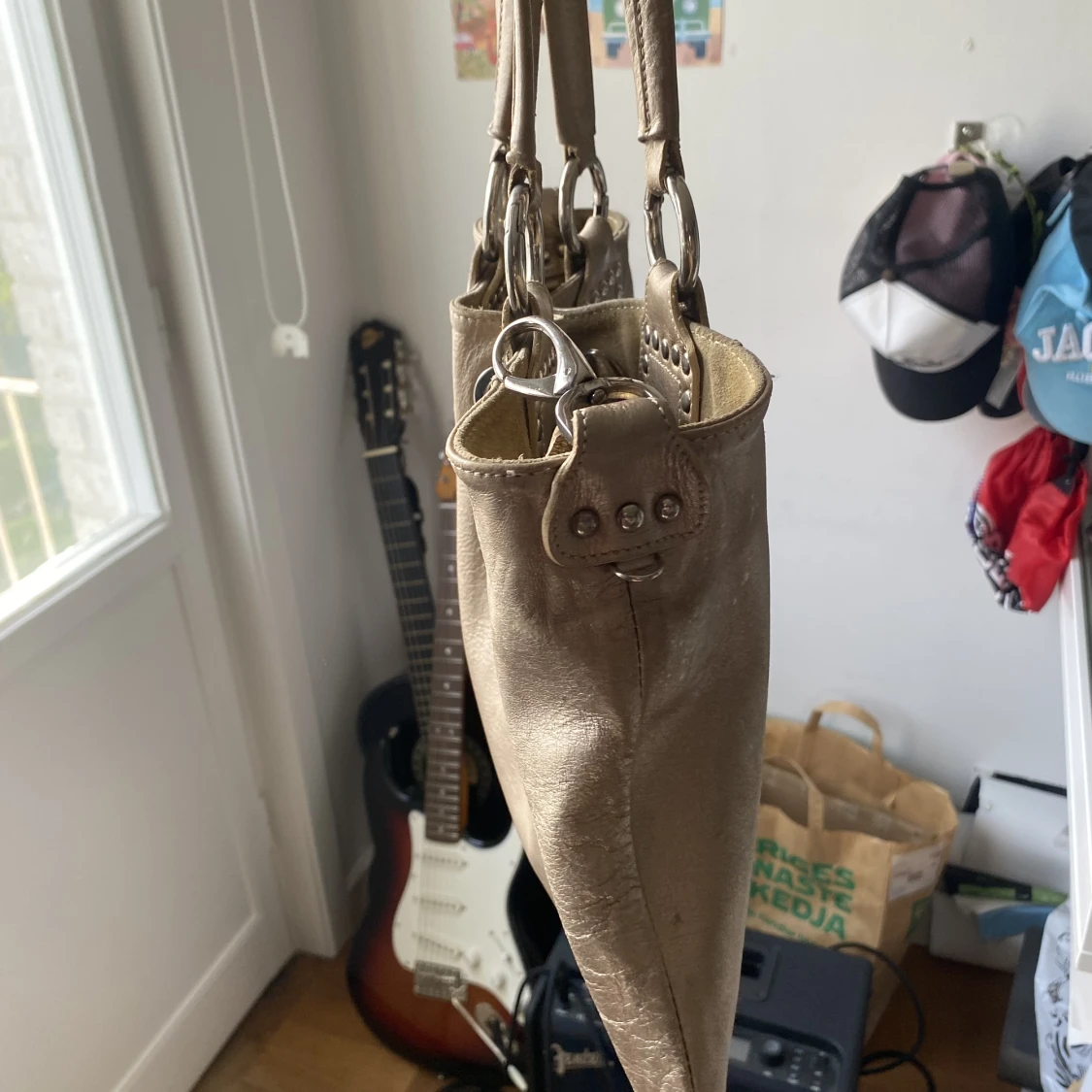 Guldig väska  - 91