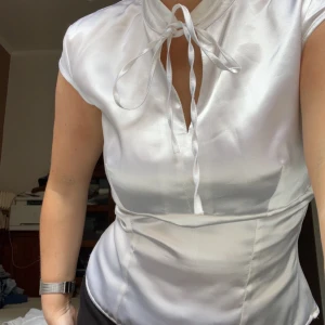 Vintage blus - Blus från märket ”Pretty Girl” i storlek XS❤️ Lite japansk inspirerad