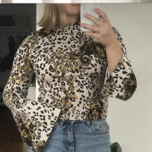 Tröja  - Långärmad tröja från Gina i storlek S