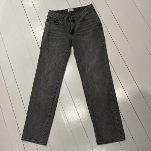 Abrand jeans - Grå A ’99 low straight i storlek 29, endast använda ett fåtal gånger 