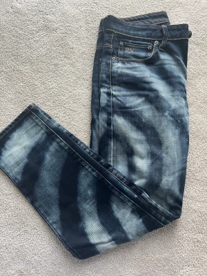 Jeans - Säljer mina ascoola blekta byxor. Knappt använda. Low waisted 