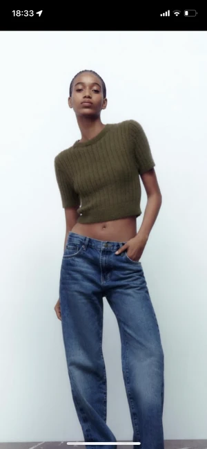 Tröja zara - Mjuk jätteskön stickad tshirt från zara, använd ca 3 gånger. Nypris 240kr