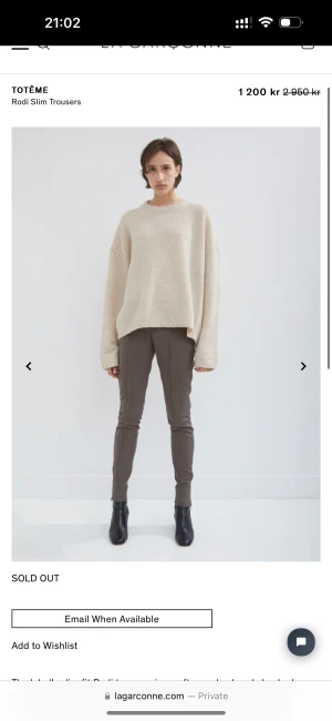 Toteme rodi high wasted trousers  - Fina tights/byxor från toteme. Bra skick, knappt använda. Dragkedja längst ner. Storlek s 