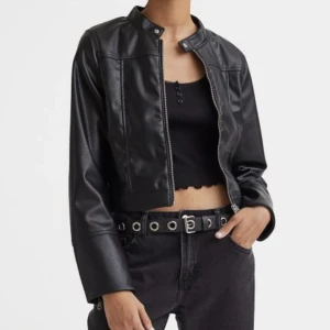 Bikerjacka - Bikerjacka från H&M, oanvänd. Köpt för 399kr, Kom med prisförslag 💕