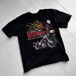 Vintage Tshirt Bikerfestival - Fin vitnage tisha med Bikerfestival tryck. Storlek M