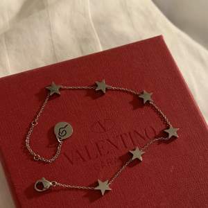 Jättefint armband i silver från Edblad med stjärnor!!💕🙌🏼🙌🏼