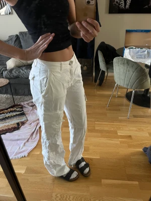 Vita Cargo - Vita cargo byxor från Zara, XS, kommer inte till användning 