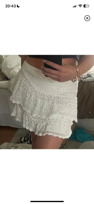 Volangkjol - Så fin volangkjol med spets🌟