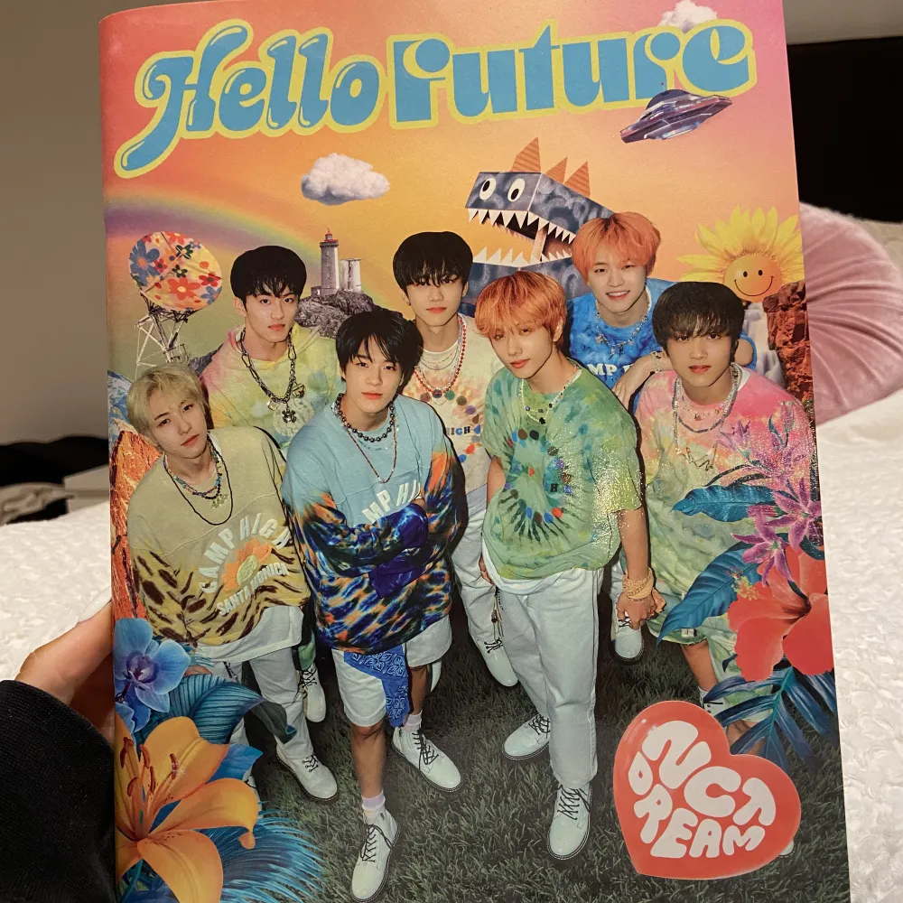 NCT DREAM Hello Future album, allt på bilden följer med. Övrigt.