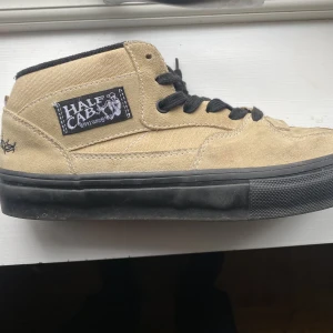 vans half cab - använda två gånger  storlek 41 men dom är stora i storleken 