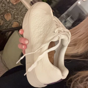 Eytys  - Tänkte kolla om någon skulle vilja byta mina eytys mot några andra doja i bra skick eller vad folk skulle kunna betala för dom! Skriv för mer bilder eller vid intresse av byta eller köpa!❤️