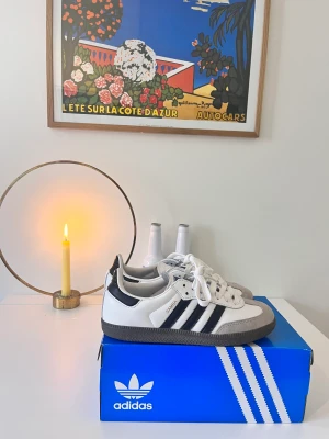 Adidas sambas  - Adidas sambas i nyskick, storlek  37 1/3