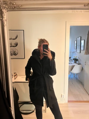 Kappa med luva  - Från zara, storlek Xs. Nypris 799kr, mitt pris 300kr 