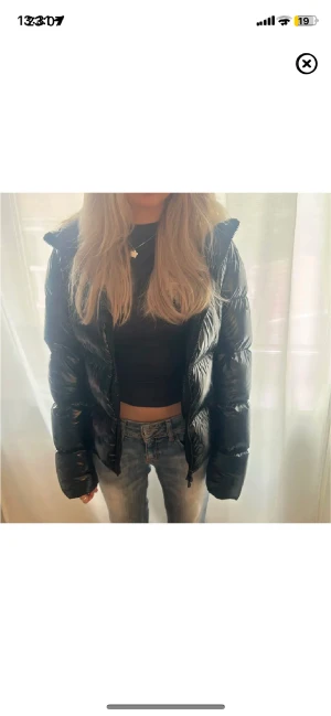 Dunjacka  - Jättemysig dunjacka som inte används så mycket 💕 orginalpris är ca 3000 säljer för 900+ frakt men pris går att diskutera vid smidig affär! 😊 skriv privat vid frågor!