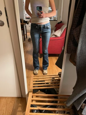 Tru religion jeans  - True religion bootcut, lowwaist Storlek 25 Jag är 1,70 m lång  