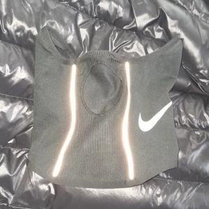 Halsduk - En nike halsduk till vintern för att hålla sig varm