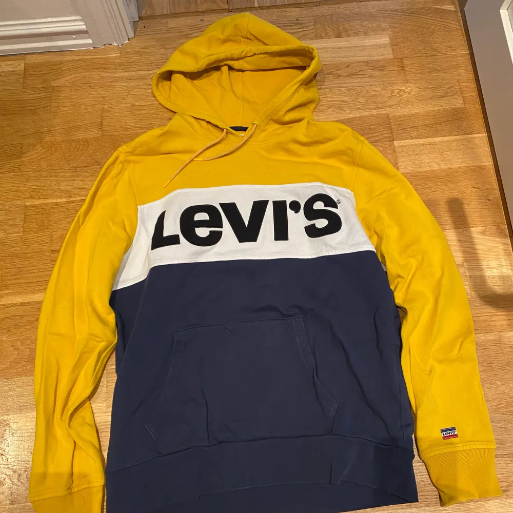 Gul Levi s Hoodie Levi s Huvtrojor Traningstrojor