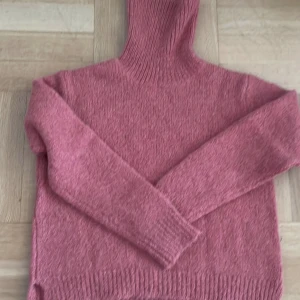 Hope ylletröja storl 38 - Super fin varm ylletröja  Aldrig använd  Aprikos 