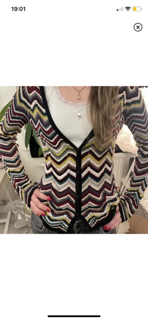 Missoni kofta - Säljer denna så snygga kofta från missoni, i nyskick! Nypris är 1800 kr❤️