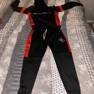 Mjukis set  - Säljer detta mjukisset, som inte passar längre. Den är som ny, i väldigt bra skick. 