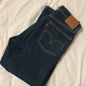 Levis 501 - Endast använda fåtal gånger.  Nyskick. Storlek W28 L26