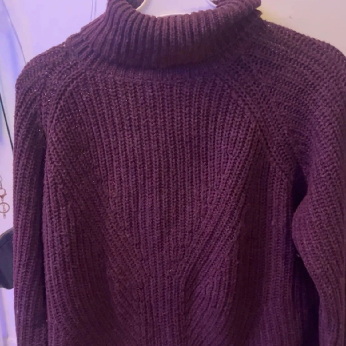 Vinröd stickad tröja  - 90